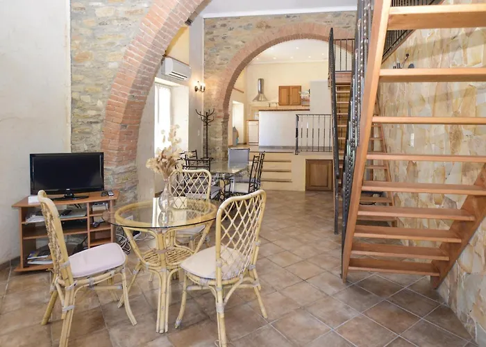 Awesome In Maria Poggio Vakantiehuis Santa-Maria-Poggio (Corsica)