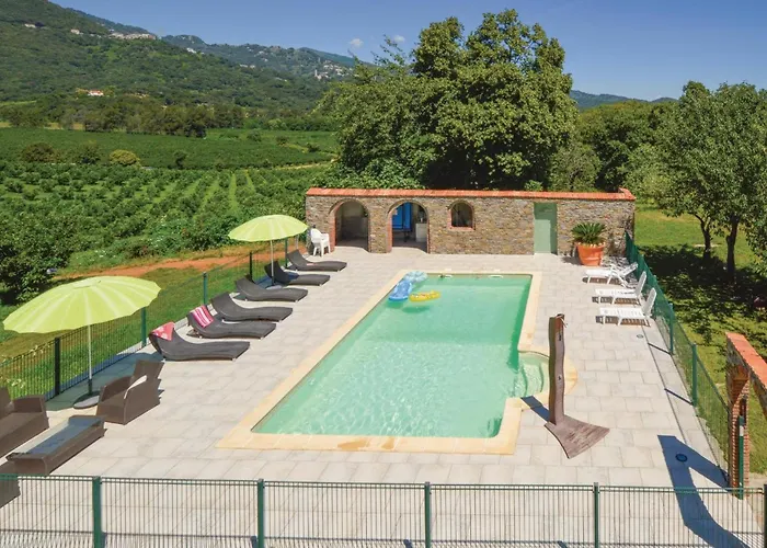 Vakantiehuis Awesome In Maria Poggio Santa-Maria-Poggio (Corsica)