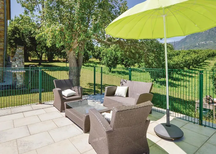 Awesome In Maria Poggio * Santa-Maria-Poggio (Corsica)