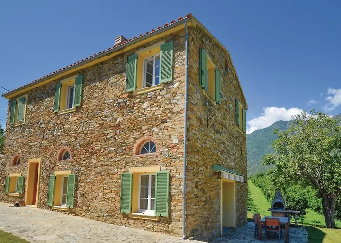 Vakantiehuis Awesome In Maria Poggio *